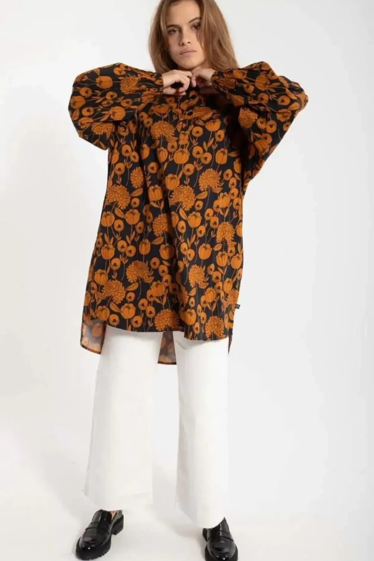 Danefæ Blusen>Danatelier Shirt Dk Navy/Occer Hortensia