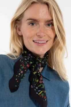 Danefæ Schals>Danebesser Scarf Dk Navy Botanical
