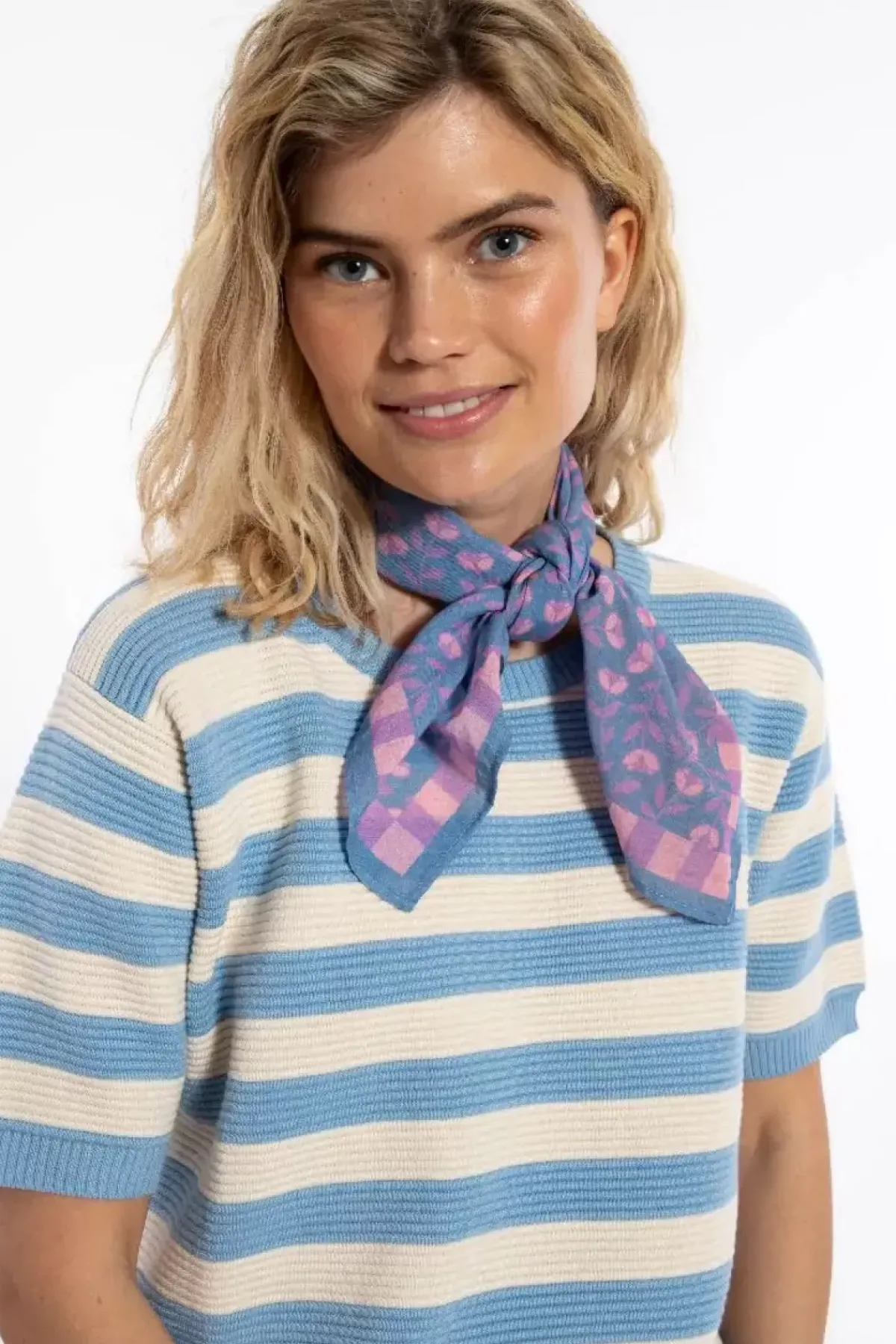 Danefæ Schals>Danebesser Scarf Light Blue Big Fleurie