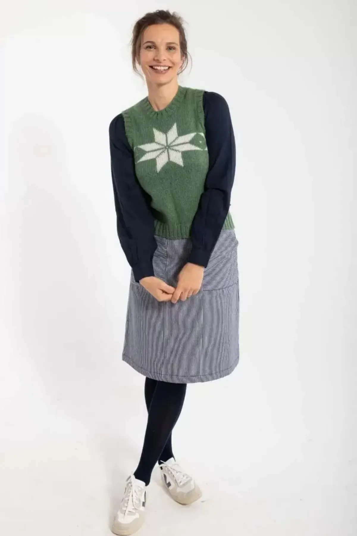 Danefæ Strickwaren>Daneklaksvik Flakes Vest Lt Khaki/Chalk