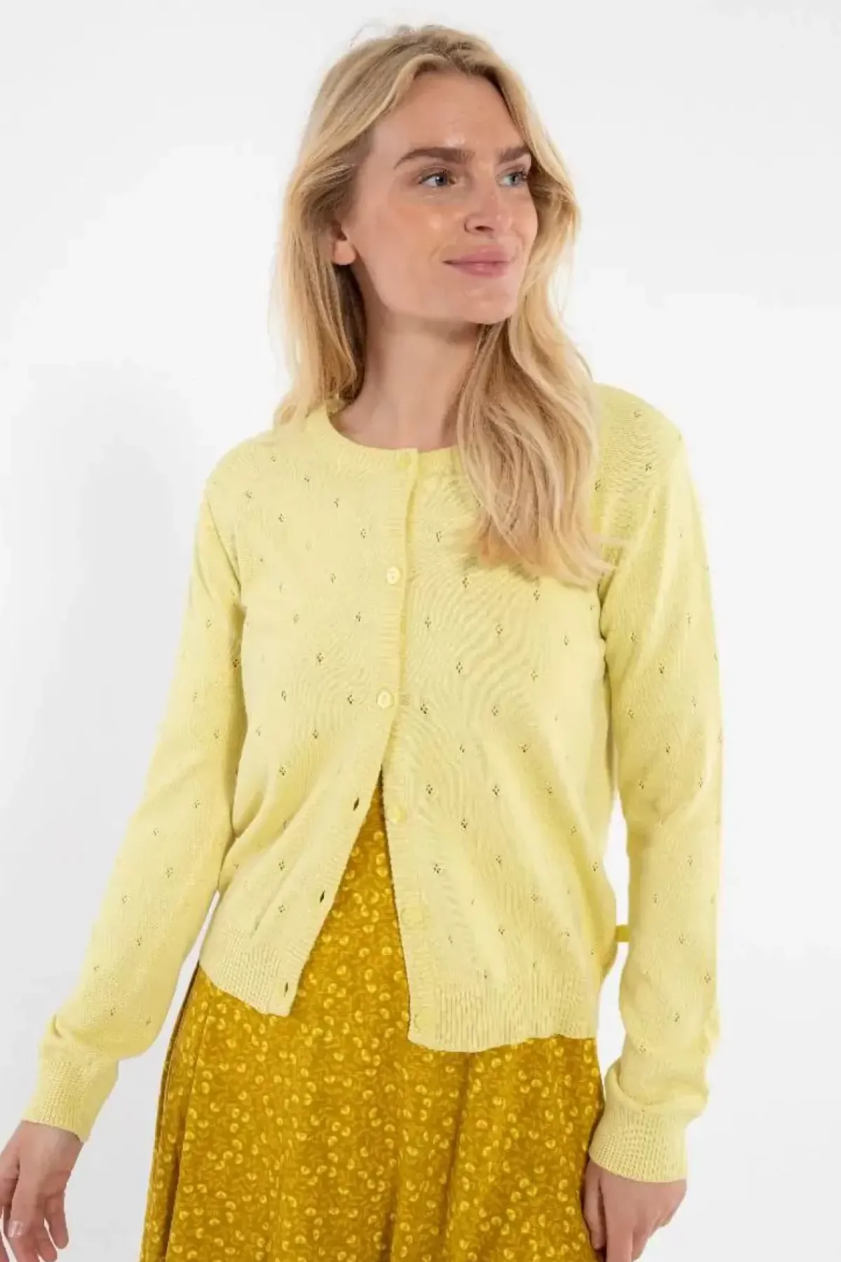 Danefæ Cardigan>Danesaga Hole Knit Cardigan Pale Yellow