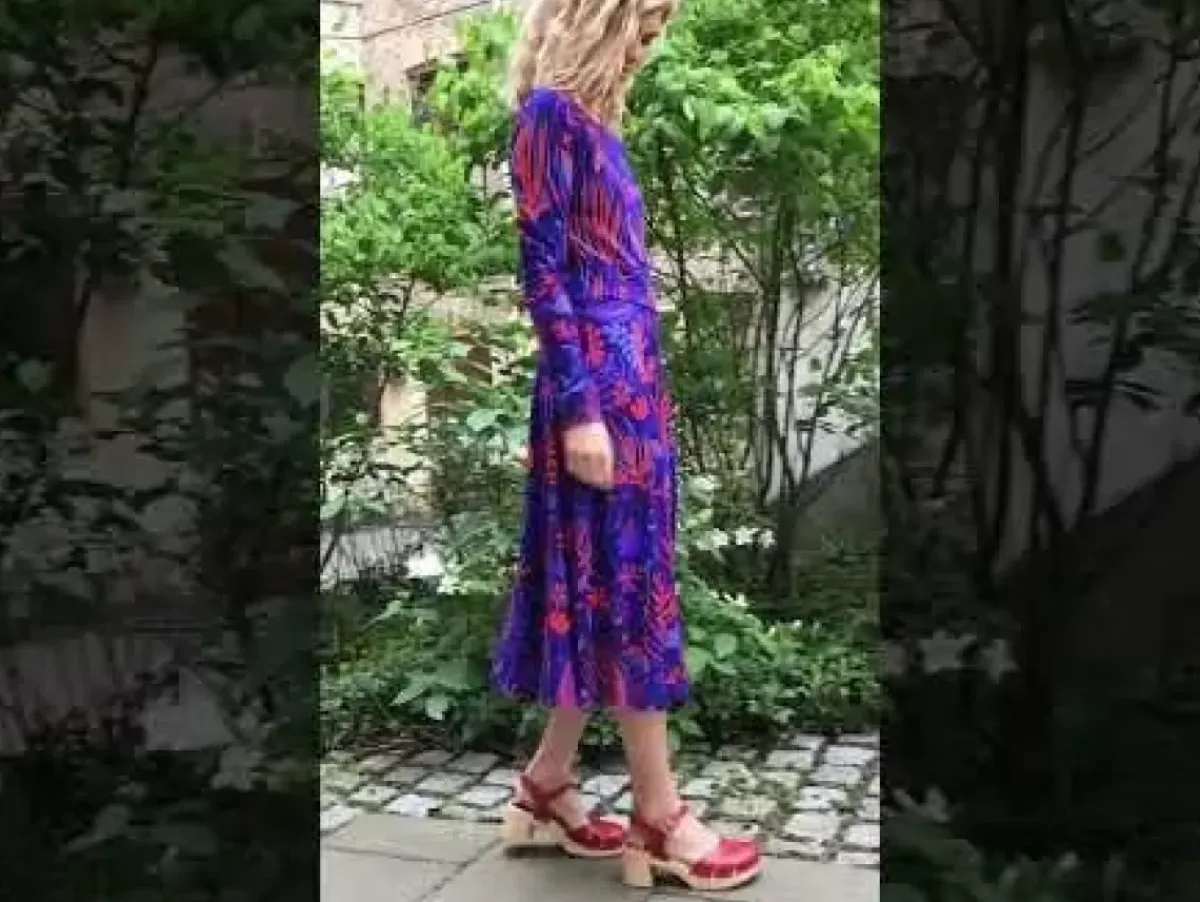 Danefæ Kleider>Danesigrid Viscose Dress Deep Marine Walkabout