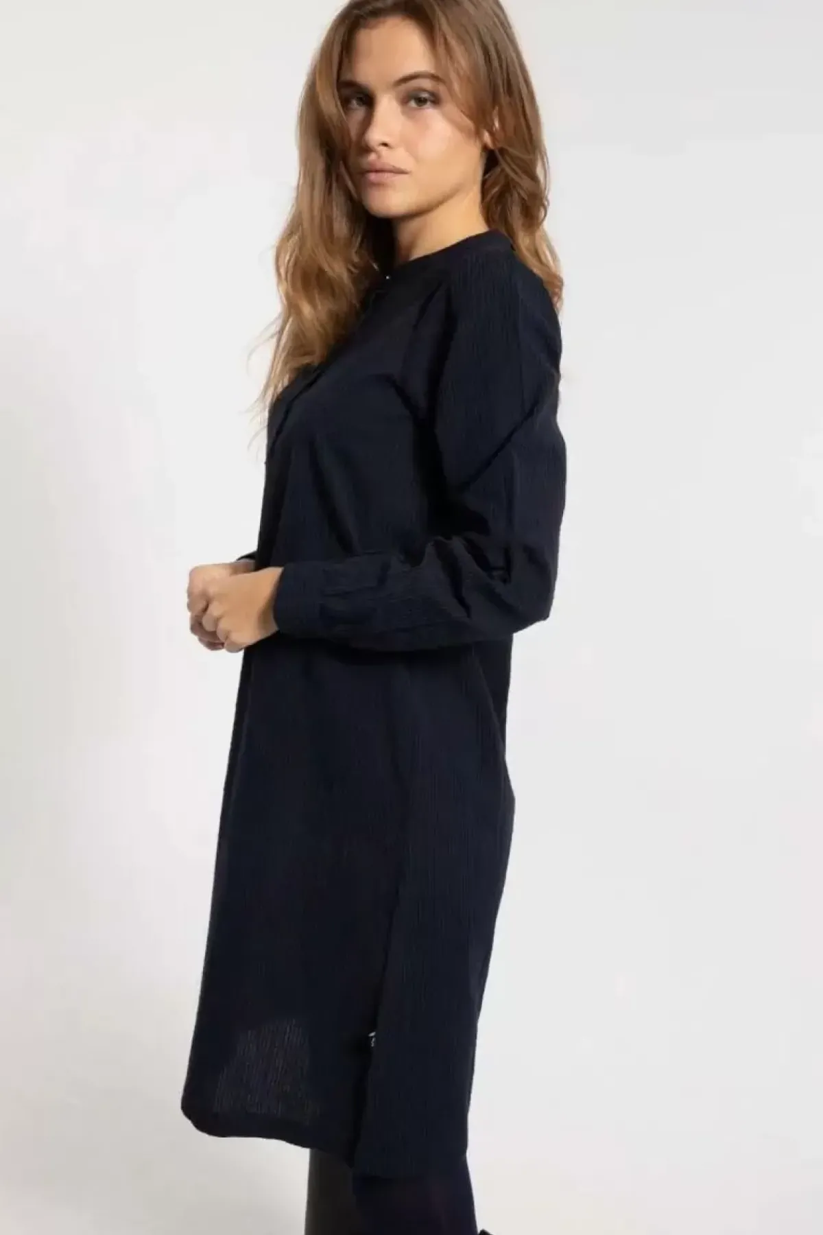 Danefæ Kleider>Danesocial Seersucker Dress Black/Marine