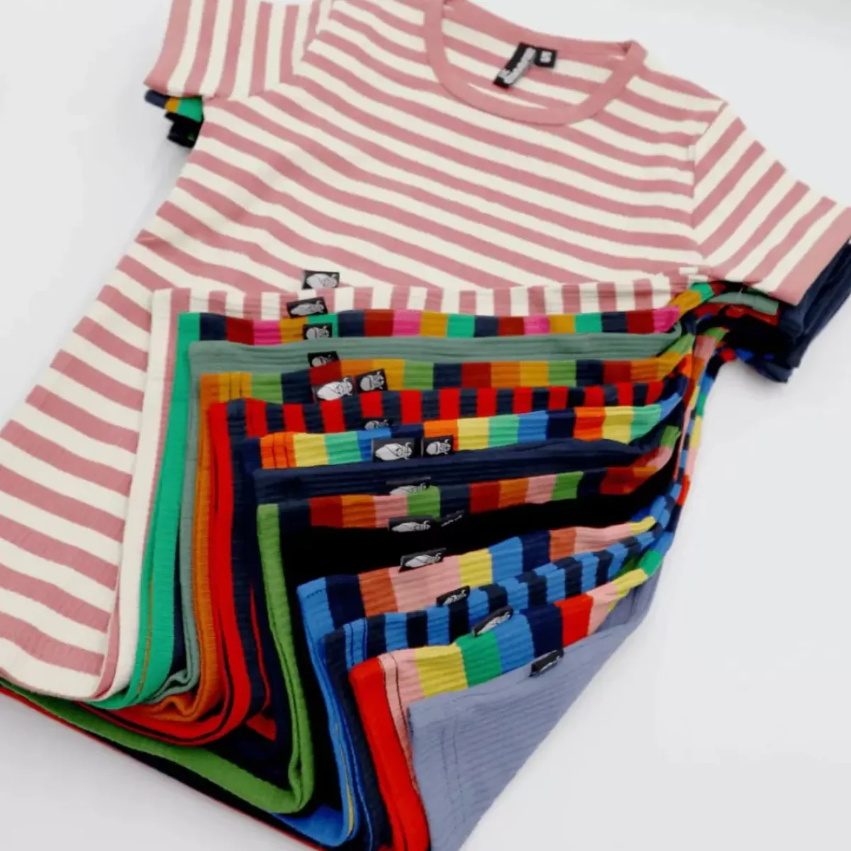 Danefæ T-Shirts>Ess - Danefriend Tee Prism
