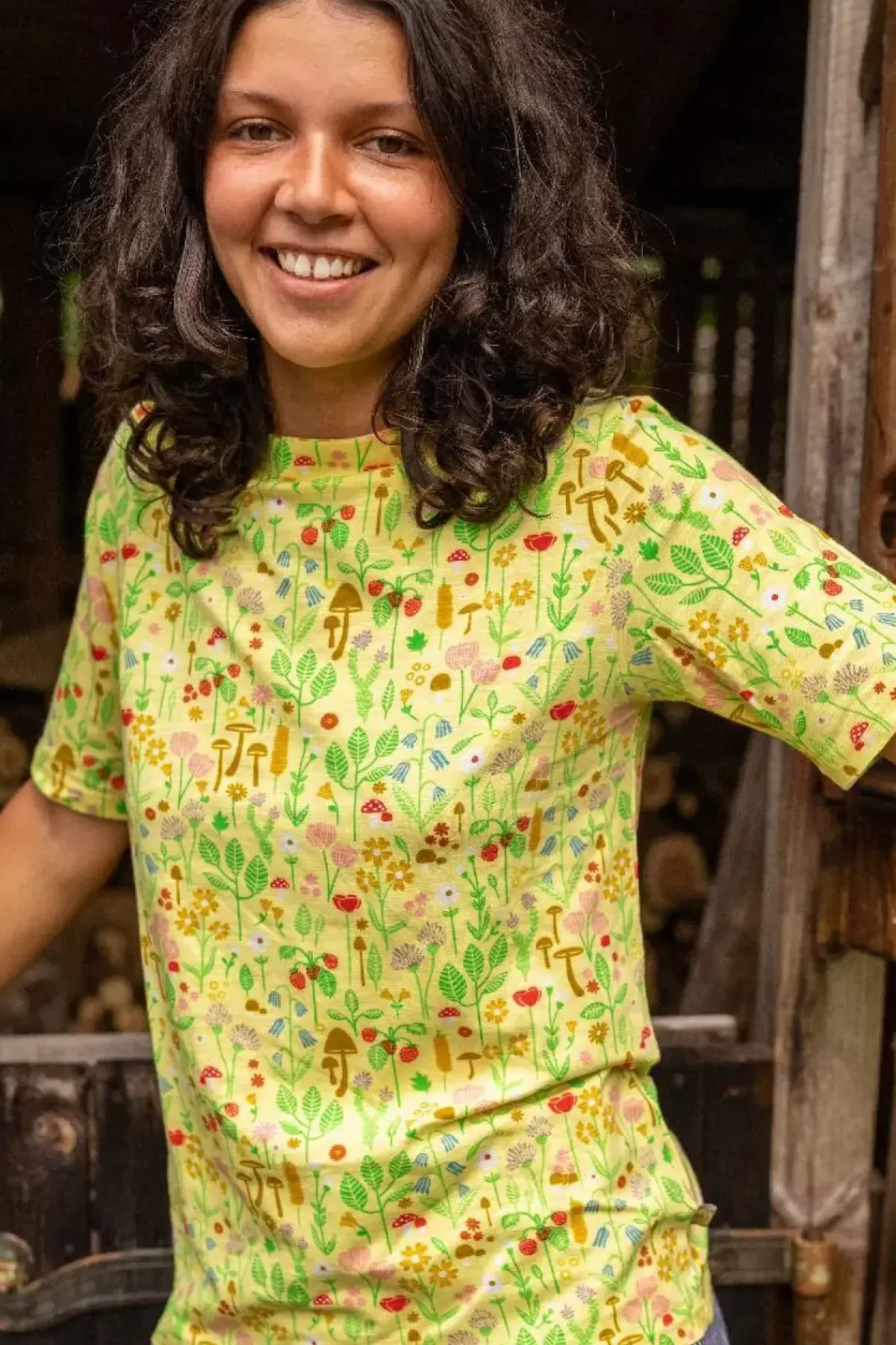 Danefæ T-Shirts>Organic - Daneboatneck Viscose Slub Tee Pale Yellow Botanical