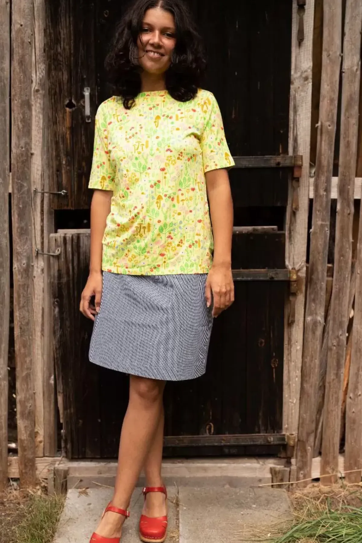 Danefæ T-Shirts>Organic - Daneboatneck Viscose Slub Tee Pale Yellow Botanical