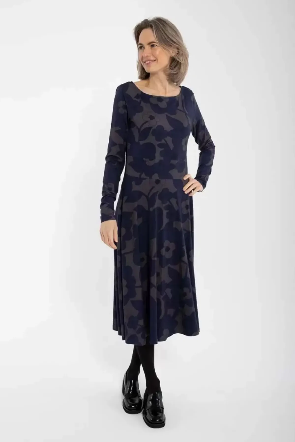 Danefæ Kleider>Organic - Danesigrid Viscose Slub Dress Grey Marine Bloom Boom