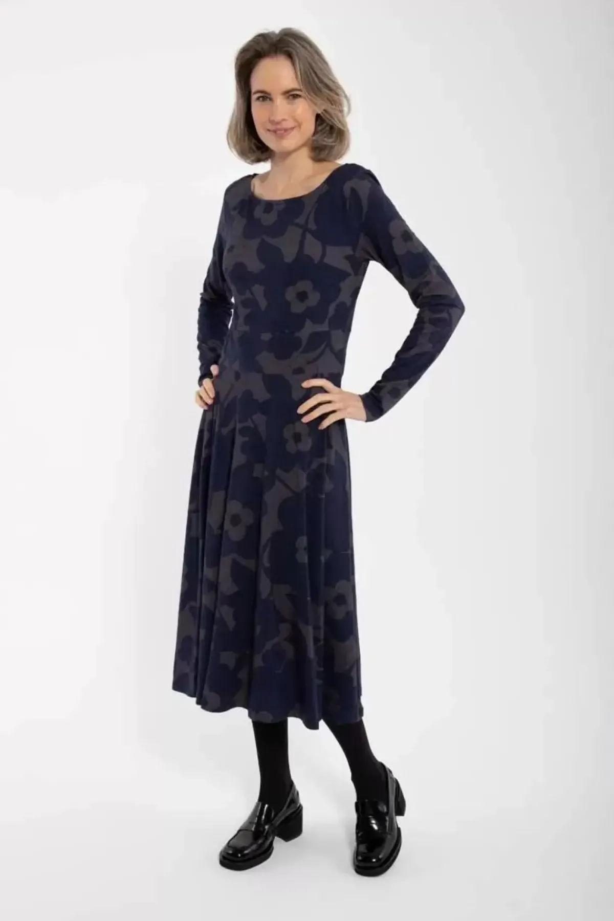 Danefæ Kleider>Organic - Danesigrid Viscose Slub Dress Grey Marine Bloom Boom