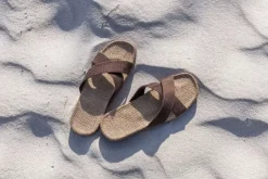 Danefæ Sandalen>Shangies Unisex Brown Coffee