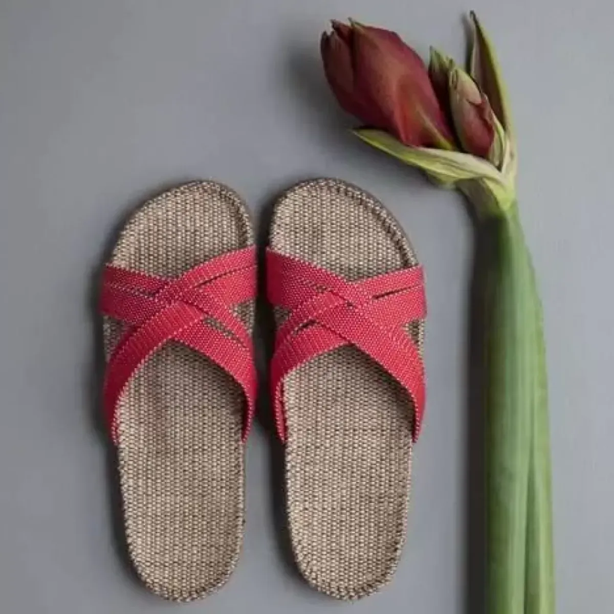 Danefæ Sandalen>Shangies Women Raspberry Red
